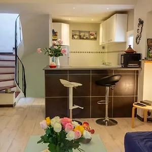 Appartement Confortable Duplex En Cœur De, Istres